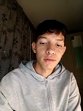 heyy_noah11 live sex cam