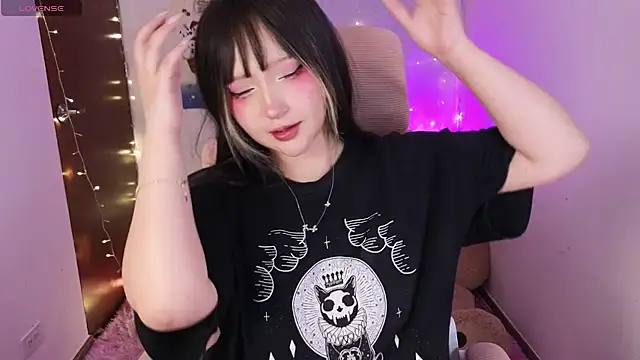 KuroChan420 live sex cam