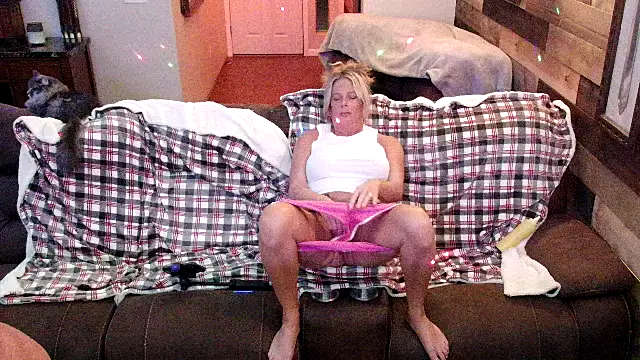 NikkiLynnErotic live sex cam