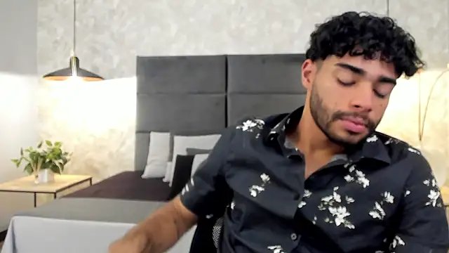 RaphaelDufort live sex cam