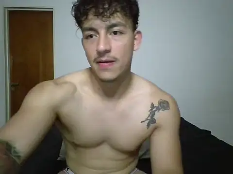 Tonblaze live sex cam