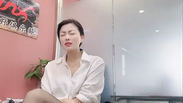 Maneki-nekoo live sex cam