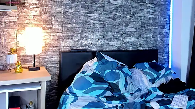 FoxBigmaster live sex cam