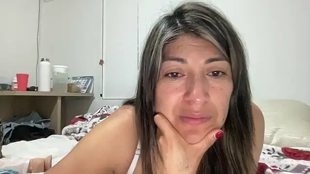 LunaBeya live sex cam