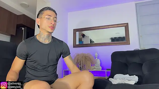 tattoguys_cums live sex cam