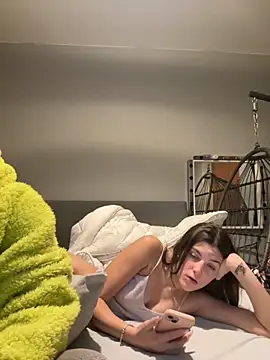 YoungCouple2007 live sex cam