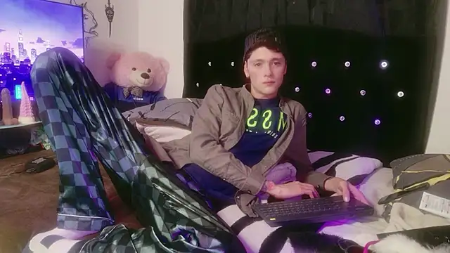 Tyler_cat live sex cam