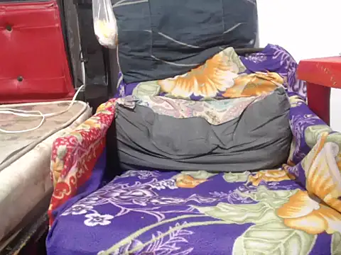 PONSE_LATINO's cam snapshot