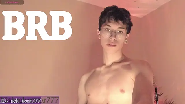 luck_noor7's cam snapshot