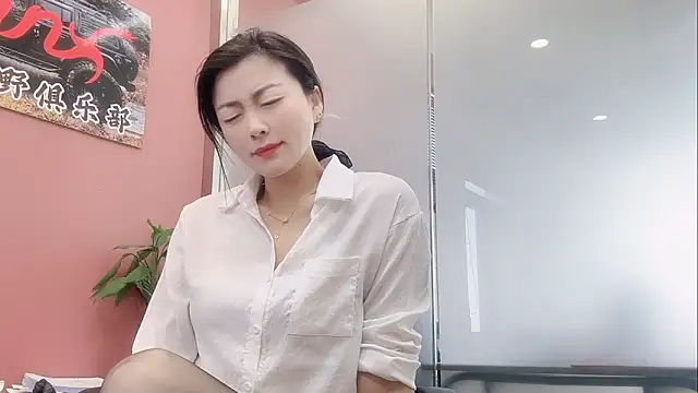 Maneki-nekoo live sex cam