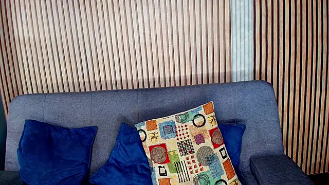 ZyroNight live sex cam