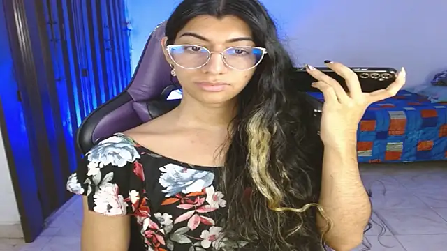 engielphoenis14 live sex cam