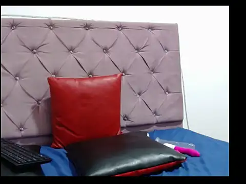 kitty_rosse28's cam snapshot