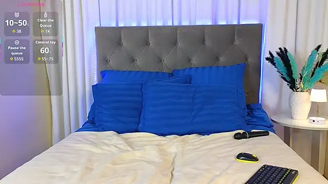 Ariana_Petite live sex cam