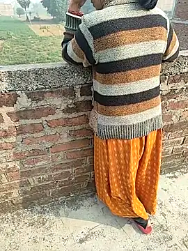 COUPLLE_VILLAGE live sex cam