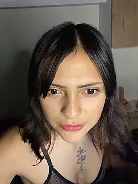 MiaLuxx_'s cam snapshot