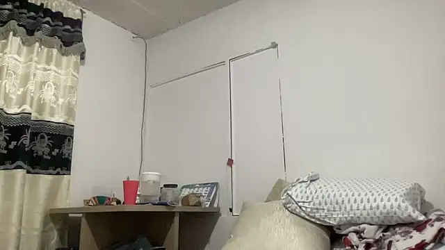 LunaBeya's cam snapshot