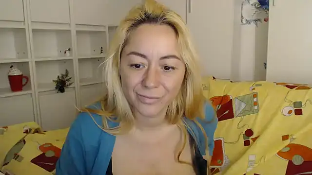 _karolynesyera_ live sex cam