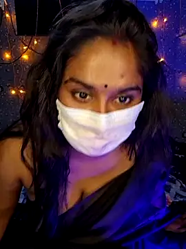 Sweet-Maddlina live sex cam