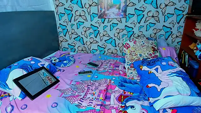 lucianaosorno25 live sex cam