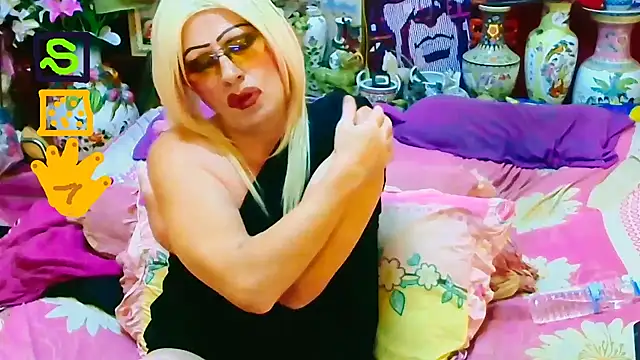 horni4luv's cam snapshot