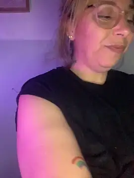 LupitaHaze live sex cam