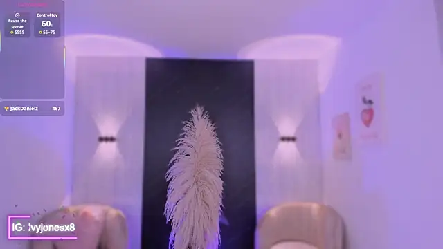 IvyJonesX's cam snapshot