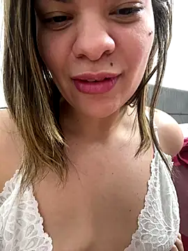 Zyrella live sex cam