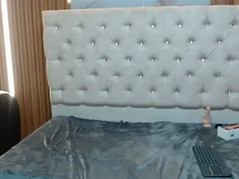 carolinesmithcf's cam snapshot