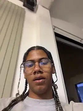 Maxim-Walker live sex cam