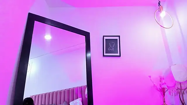 Emma_Moore8's cam snapshot