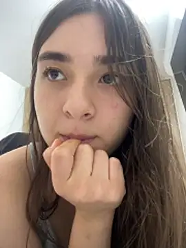 Valentina_ro live sex cam