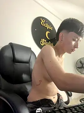 nico_18x live sex cam