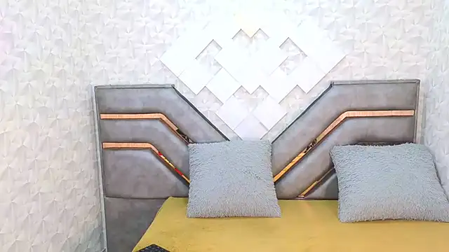 EdnaJarath live sex cam