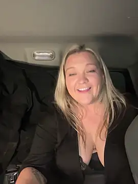 BustyGoddess6969 live sex cam