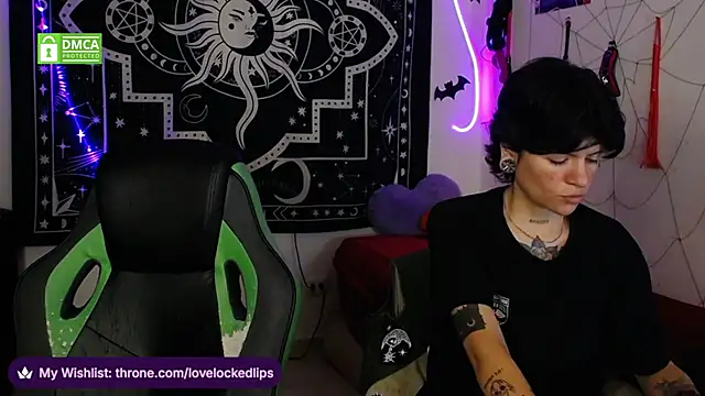 lovelockedlips live sex cam