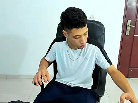 Chandler_ken's cam snapshot