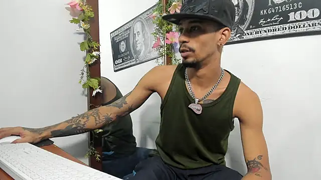 carl_jhonson821 live sex cam