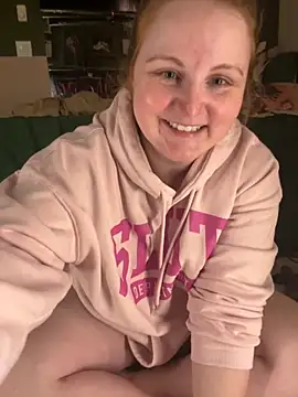 GingerSnap33 live sex cam