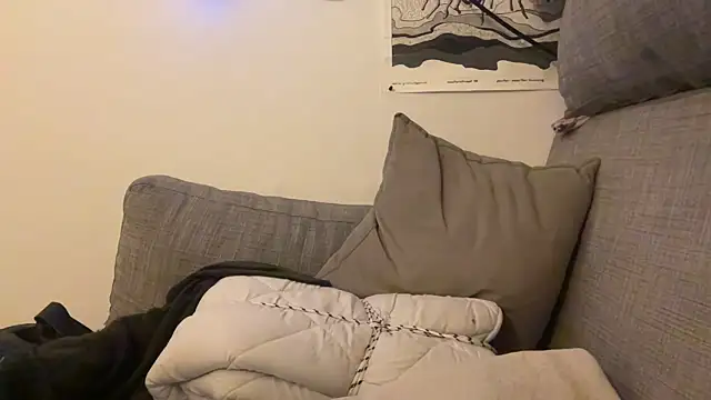 P4RtYBOII92 live sex cam