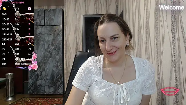 Yevgeshka-Milashka live sex cam