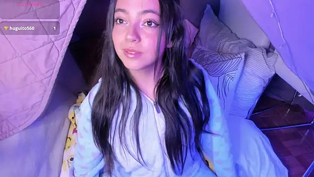 Laraa_Rouss_'s cam snapshot