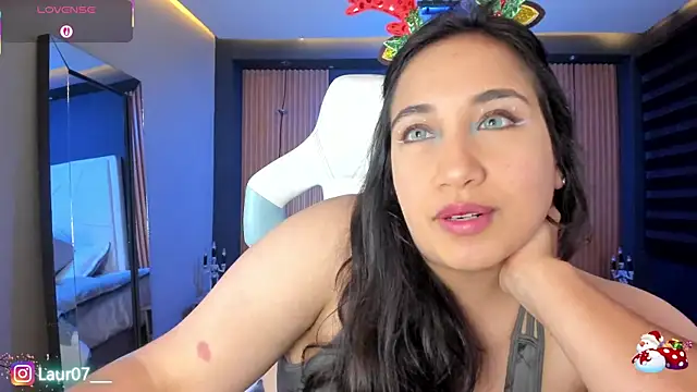 Lauroberts7's cam snapshot