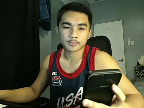pinoyAdrianneXXX live sex cam