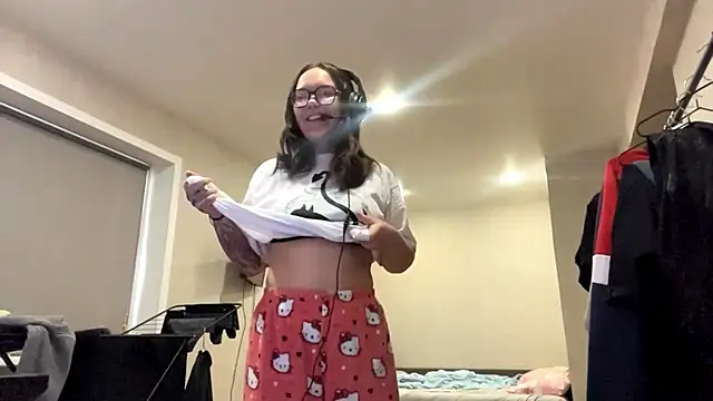 KerriMcbreen's cam snapshot