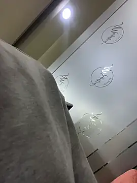 Maxim-Walker live sex cam