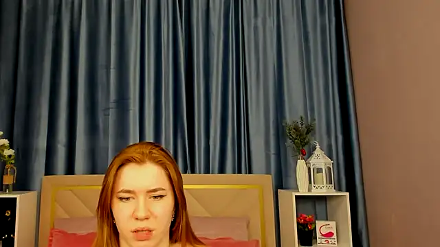 ElisGlow's cam snapshot