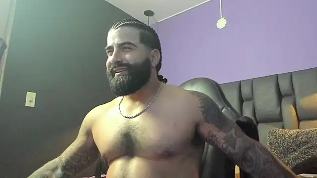 Lyon_vach live sex cam