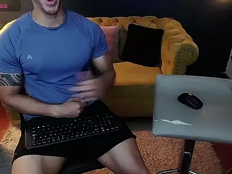 tayler_luke's cam snapshot