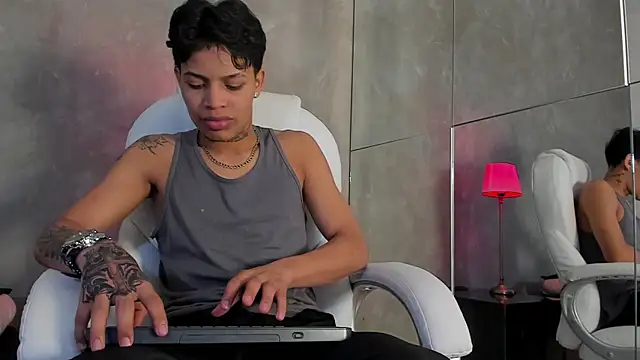 Renzo_Dogan's cam snapshot